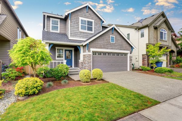 Curb Appeal Landscaping in Largo