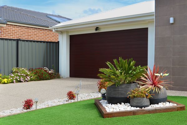 Front Yard Landscaping in Largo